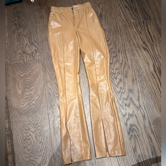 Abercrombie & Fitch The Skinny Ultra High Rise Vegan Leather Split-Hem Pant - Picture 4 of 8